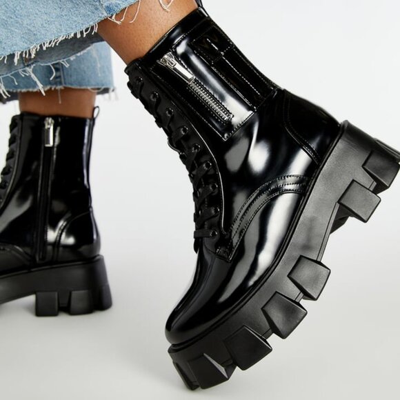 SHOEDAZZLE WOMEN REVERIE BOOTIE - Size 8.5 - Picture 5 of 16